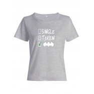 Женская футболка со смешной надписью "Single Taken"/Смешная